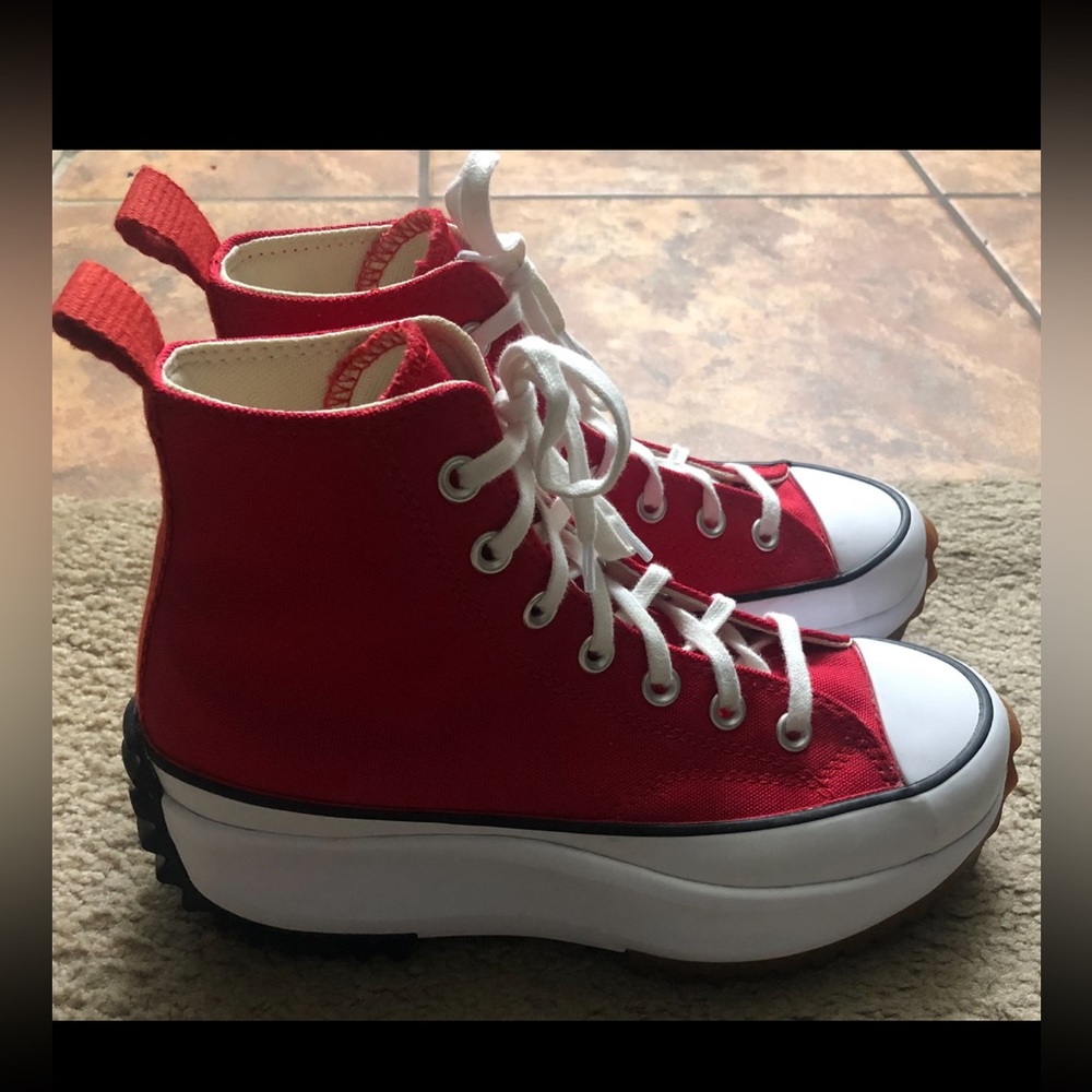 Converse women’s size 6.5 gently used